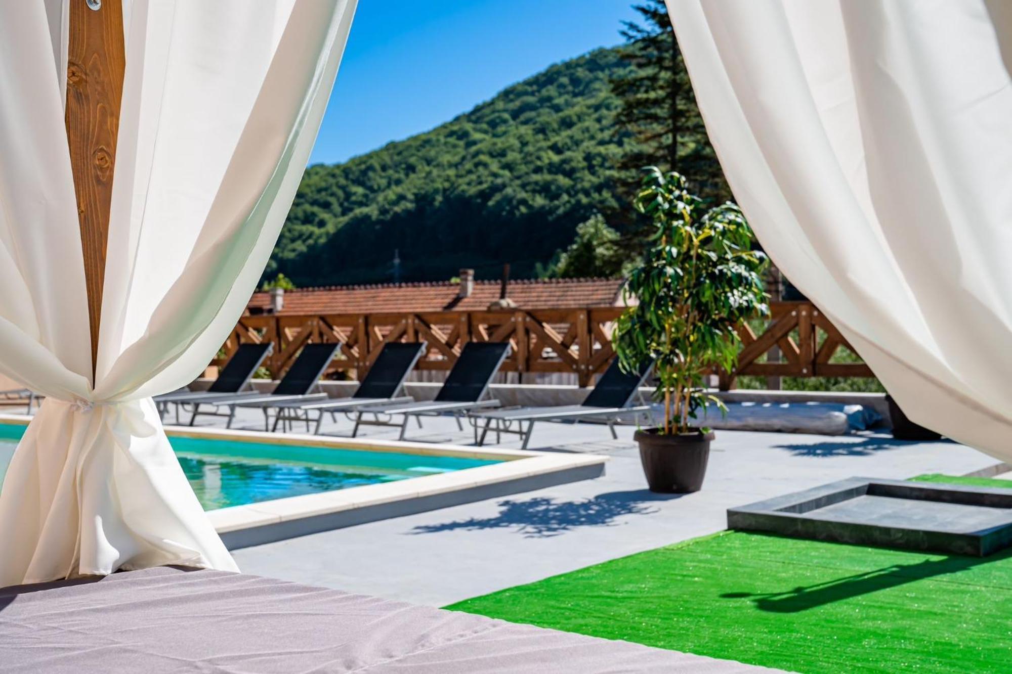 Casa Clim Hotel Anina Ngoại thất bức ảnh